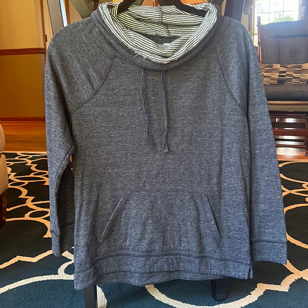 Women’s Navy Cowl-Neck Thin Sweater